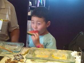 餐厅吵架吃瓜,吃瓜群众围观现场