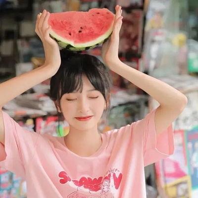 宿舍吃瓜少女头像,揭秘校园生活趣味瞬间