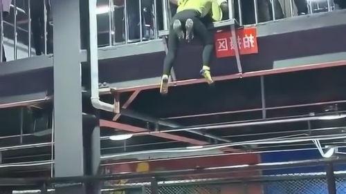 精神小伙吃瓜视频,揭秘娱乐圈幕后故事